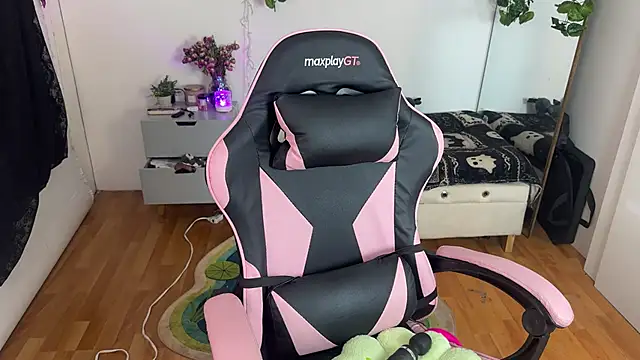 ari_kat webcam