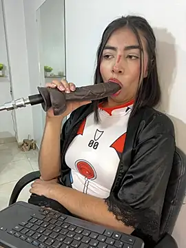 cherry_skinnyy_ webcam