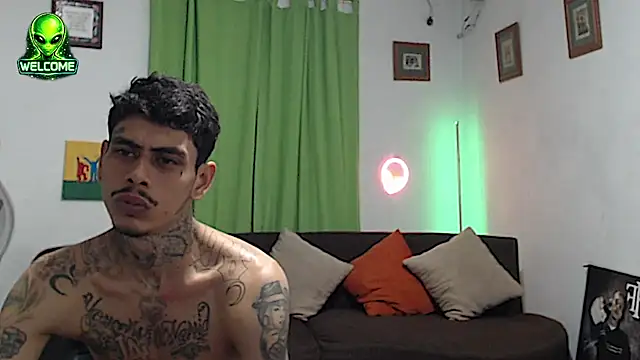 alpha_zom - Alpha_zom's free webcam - UK Sex Cams