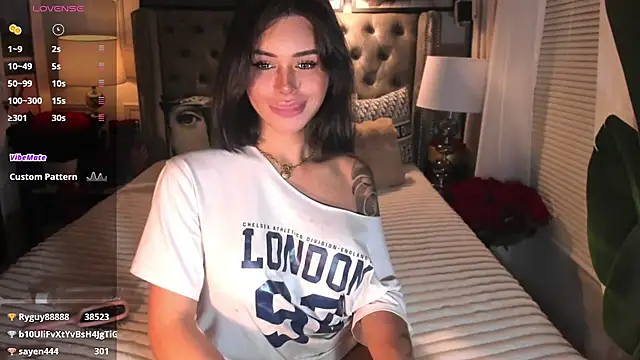 ParisianDoll webcam