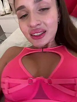 LillyNatty18 live cam on StripChat