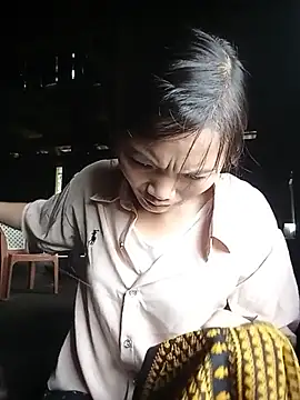 ngan-cute live cam on StripChat