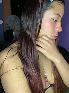 Leyla_collinss_ live cam on StripChat