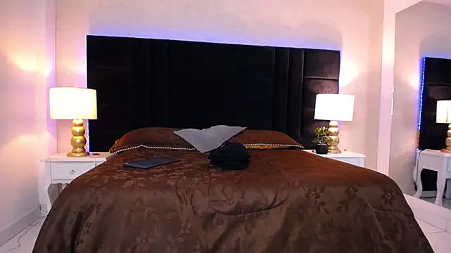 SkylerBigxxx webcam
