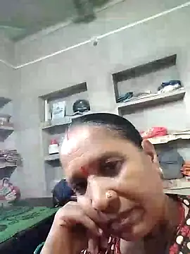 Loomaraj live cam on StripChat