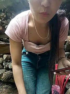 Heryy_xx live cam on StripChat