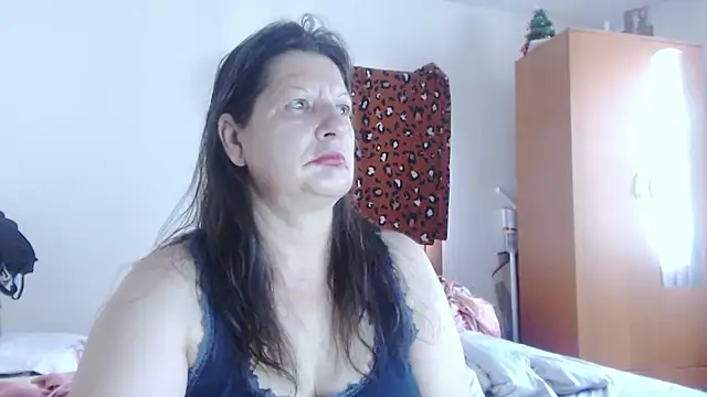 ExtasyMature live cam on StripChat
