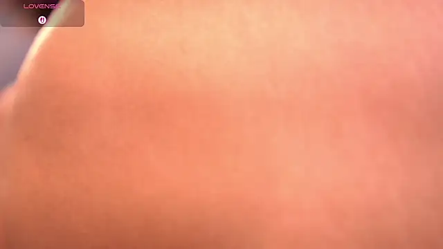 MiaKay1 live cam on StripChat