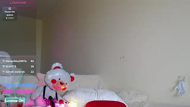 Gia_Vibey live cam on StripChat
