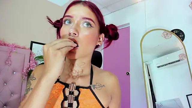 Cherry_Scarlet_ webcam