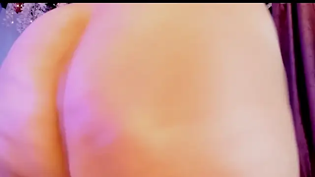 Mia-Bloom live cam on StripChat