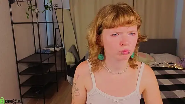 VioletDesiree webcam
