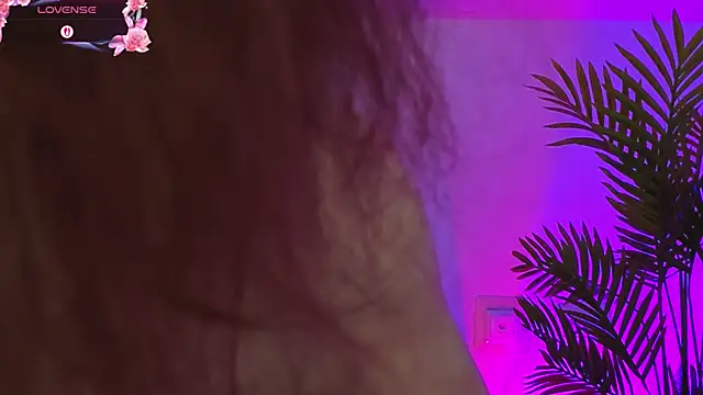 L1ittle_kitty_ live cam on StripChat