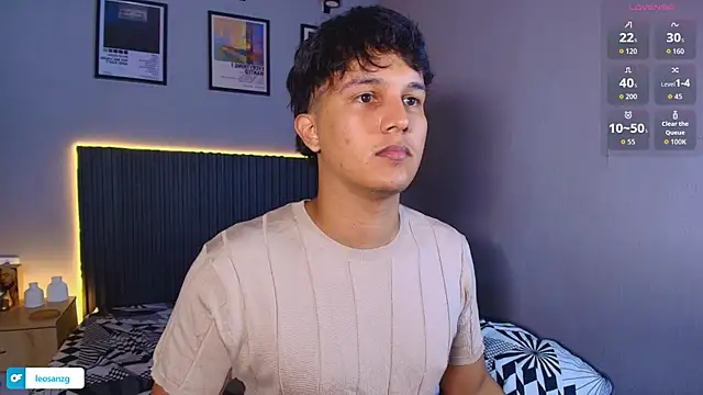 Leo_Savage_ webcam