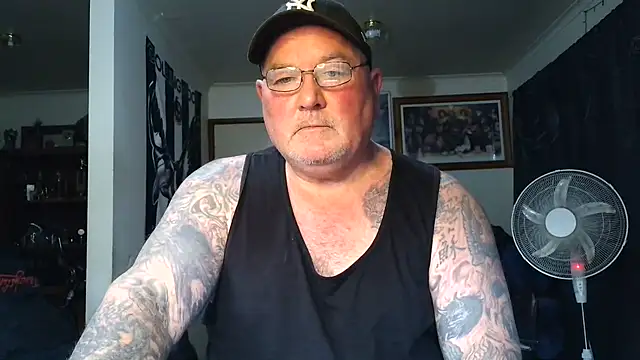 KINKYBLUEYES69 webcam
