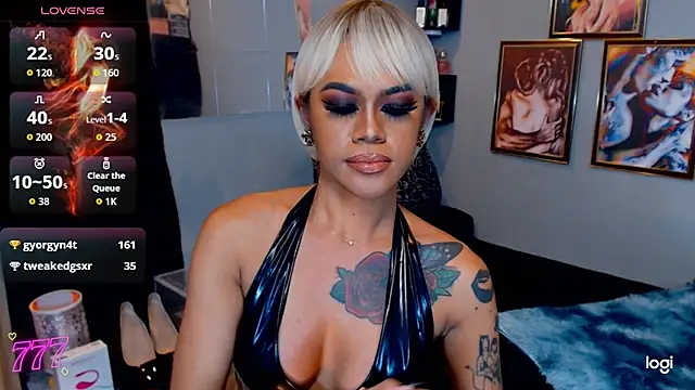 StellaStrong30 live cam on StripChat