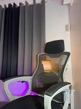MajesticKitana webcam