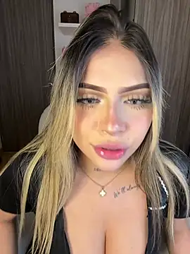 MiaWhitePink_ Live Webcam on Stripchat