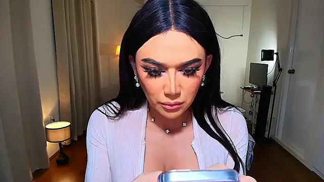 AnneHartx live cam on StripChat