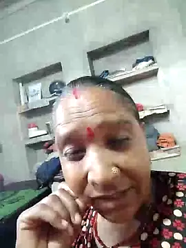 Loomaraj live cam on StripChat