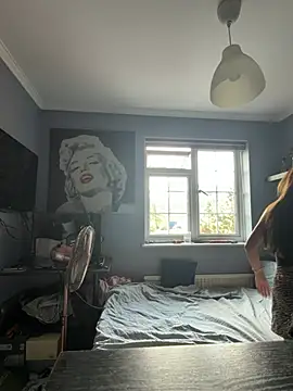 LolaSkyee