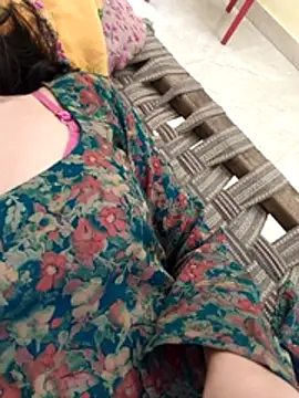 zoya_baby_ live cam on StripChat
