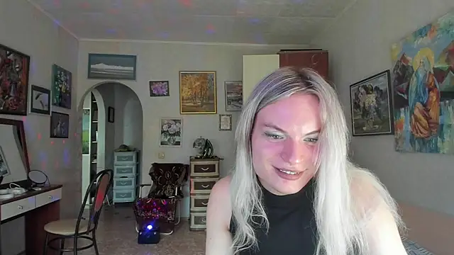 milliKira006 webcam