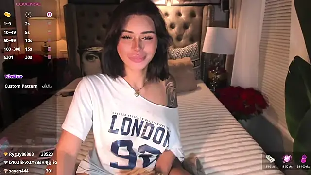 ParisianDoll webcam