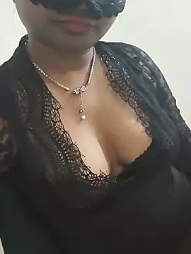 DIRTYSECRET_QUEEN_07