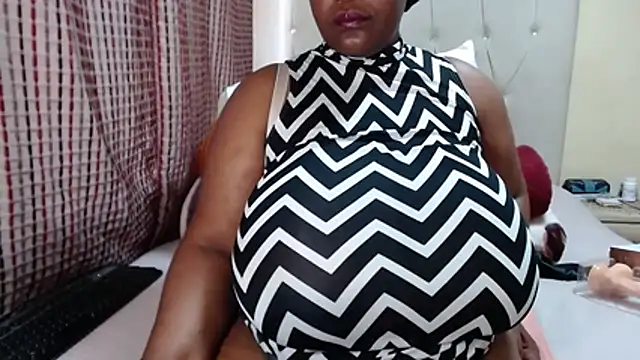 CHOCOLATEDARKBUSTYX webcam