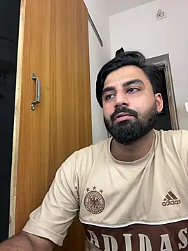 Royalboy_03 live cam on StripChat