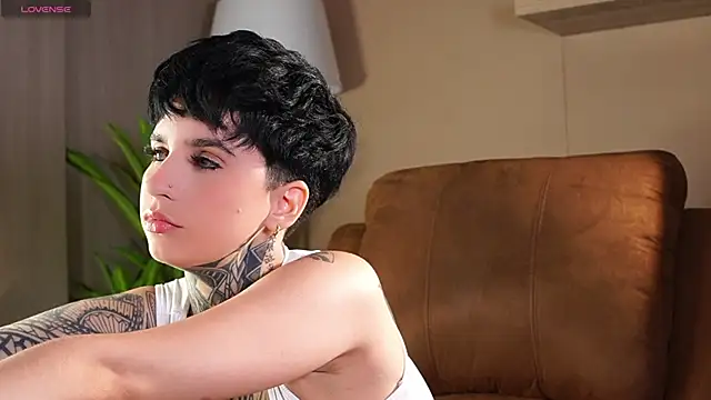 AliceShazaham_ webcam