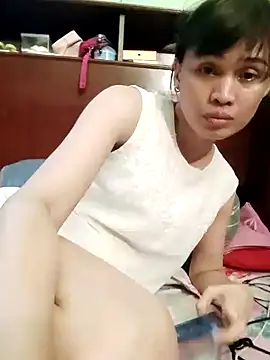 QueenSoreal live cam on StripChat