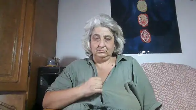 ExquisiteMature webcam