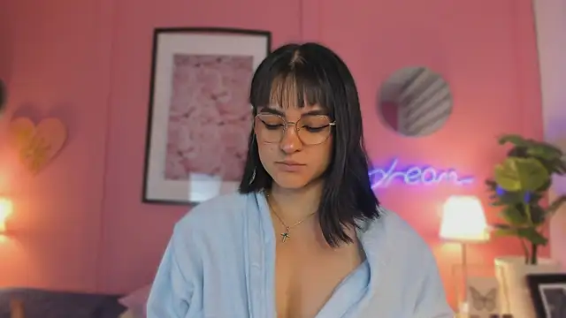 SoySaraa webcam