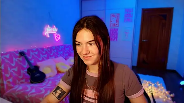 luna_lust_212 live cam on StripChat