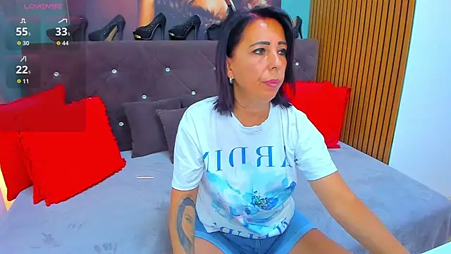 LauraSiin live cam