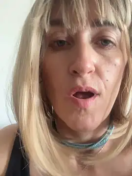 mystical_Elenn live cam on StripChat