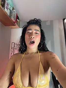 AsianMilfSheryl webcam