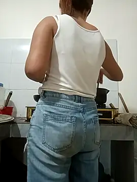 nangmo live cam on StripChat
