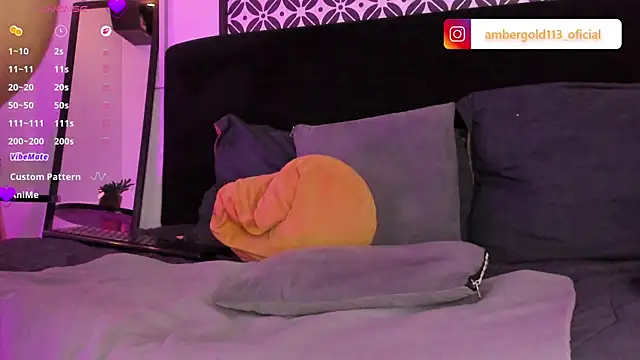 Amber_gold_ webcam