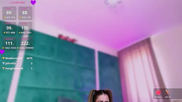 LucyLextonX live cam on StripChat