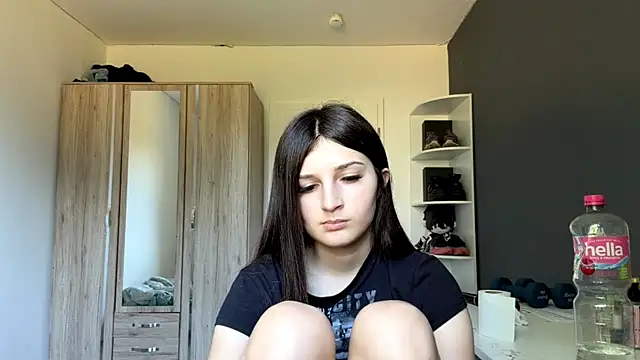 SpanishRooter live cam on StripChat