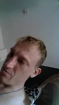 MaxPovelXL live cam on StripChat
