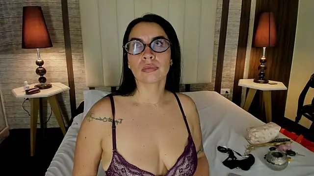 Hannah_Cross webcam