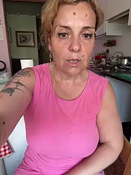 Sunbelxx live cam on StripChat