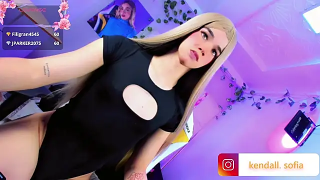 Sophiaa_doll_ live cam on StripChat