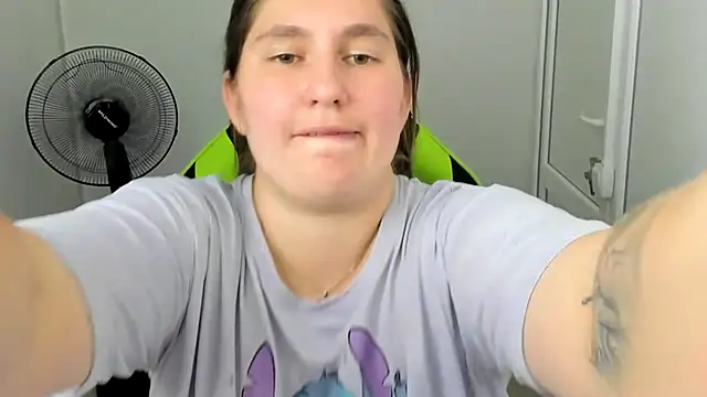 LunaVenom live cam on StripChat
