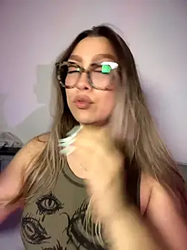 Im_sophiie webcam