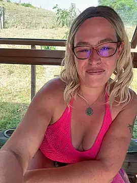 Nadja_Noir webcam